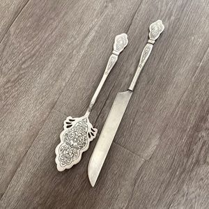 Anthropologie - Cake knife and server